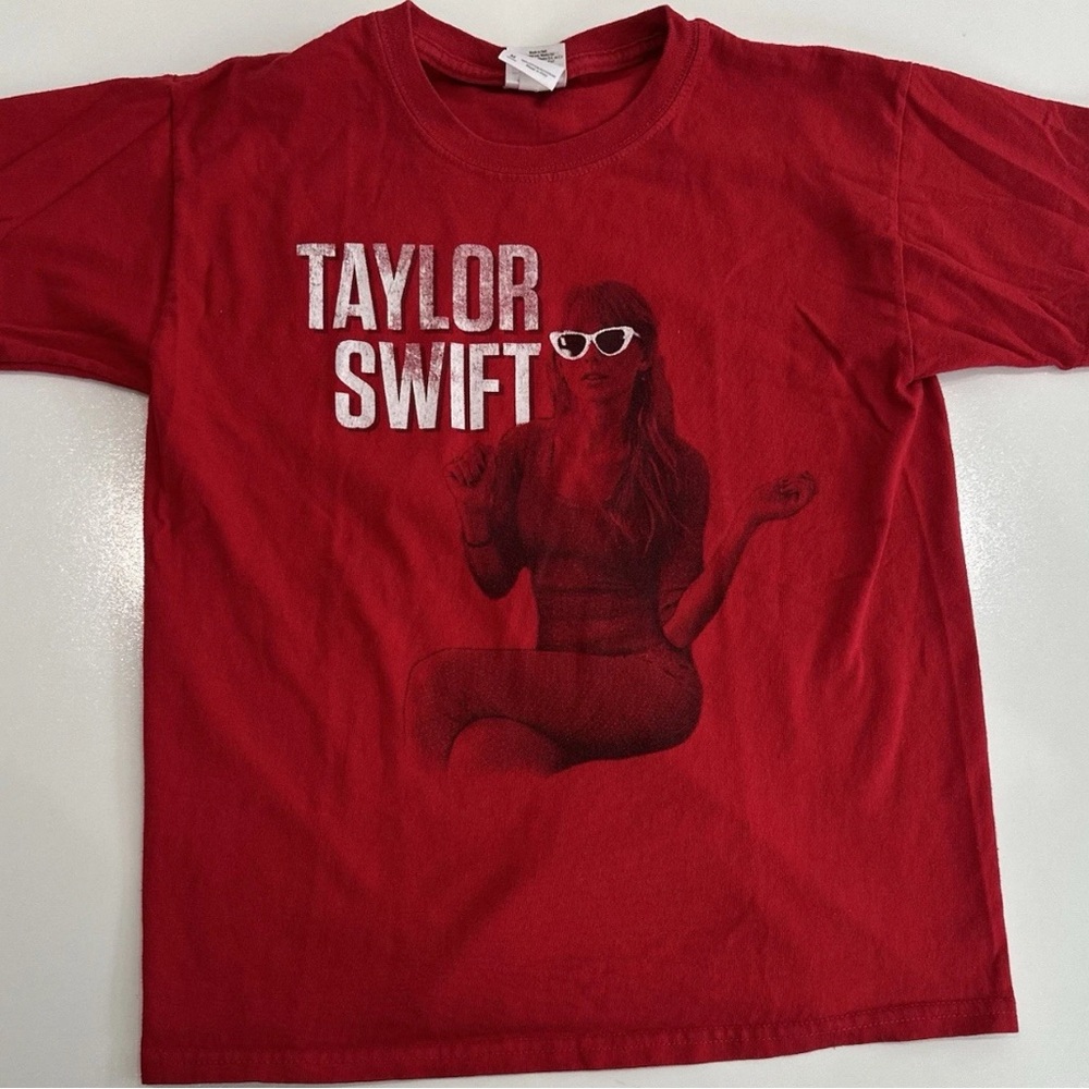 Taylor Swift 2013 Red Tour T Shirt Youth‎ Medium Rare Swiftie